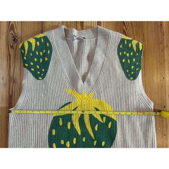 J.W. Anderson Strawberry Painted Intarsia Wool-Blend V-Neck Knit Sweater Vest - Picture 8 of 12